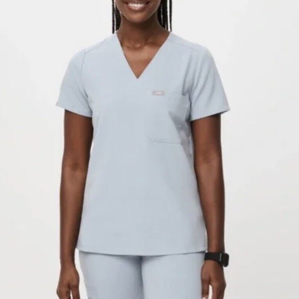 Figs Catarina One-Pocket Scrub Top